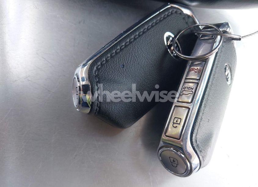 Photo 11 of 2019 Kia Stinger (VIN KNAE15LAXK6046596)