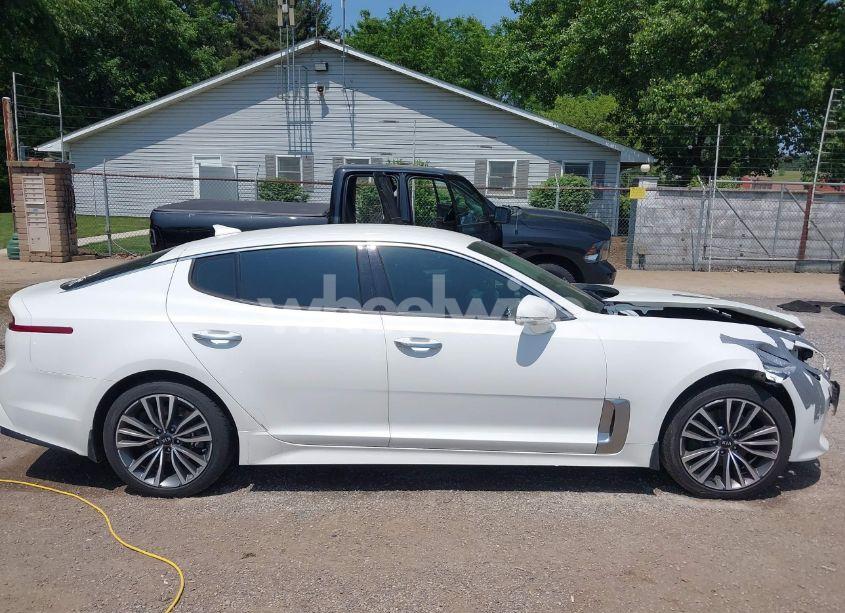 Photo 13 of 2019 Kia Stinger (VIN KNAE15LAXK6046596)