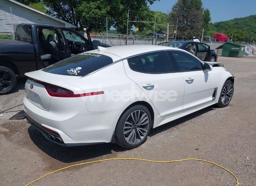 Photo 4 of 2019 Kia Stinger (VIN KNAE15LAXK6046596)