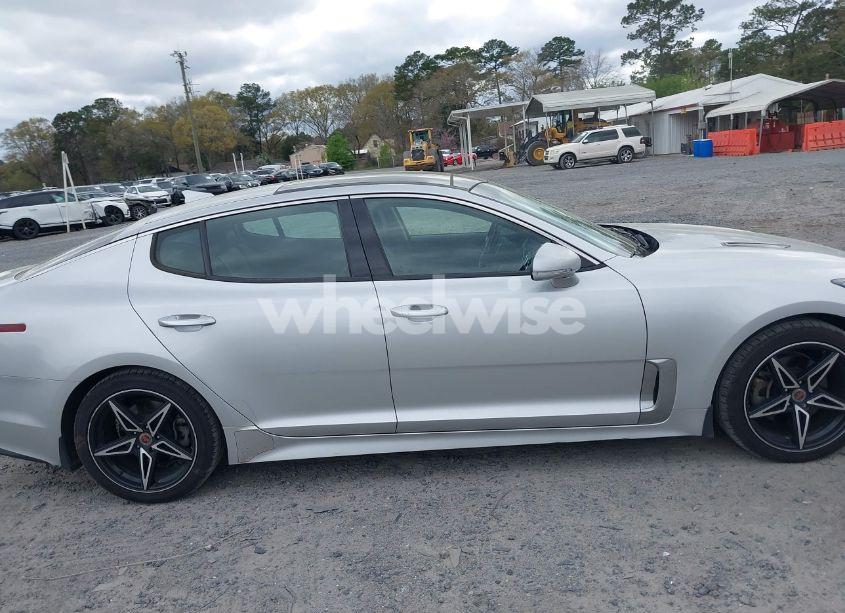 Photo 13 of 2018 Kia Stinger PREMIUM (VIN KNAE25LA5J6015316)