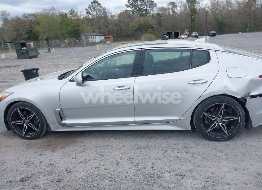 Photo 14 of 2018 Kia Stinger PREMIUM (VIN KNAE25LA5J6015316)