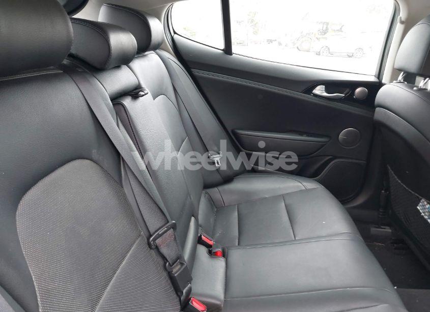 Photo 8 of 2018 Kia Stinger PREMIUM (VIN KNAE25LA5J6015316)