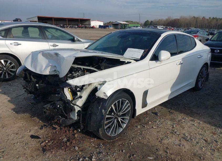 Photo 2 of 2018 Kia Stinger PREMIUM (VIN KNAE25LA8J6024849)