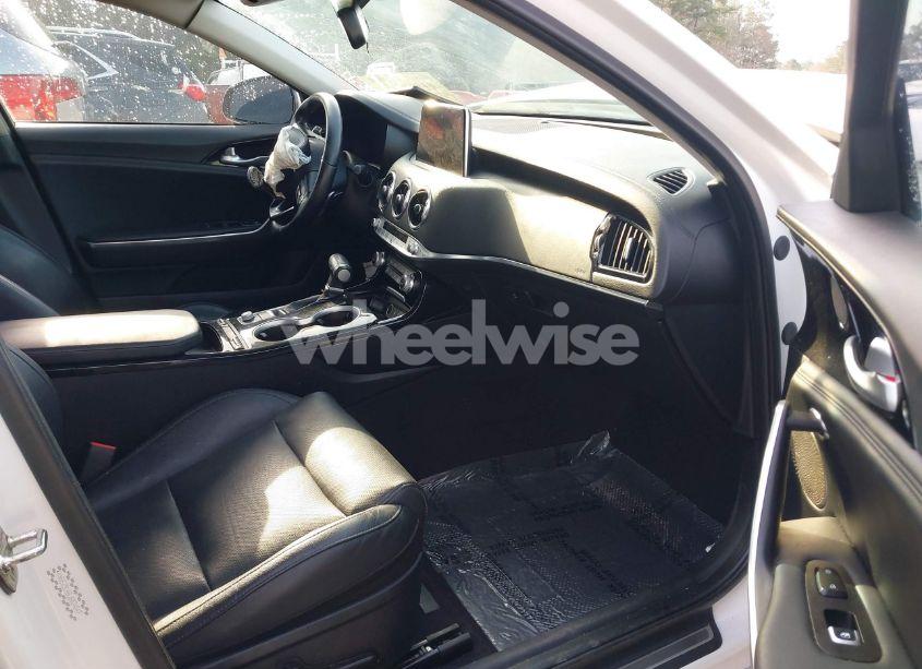 Photo 5 of 2018 Kia Stinger PREMIUM (VIN KNAE25LA8J6024849)