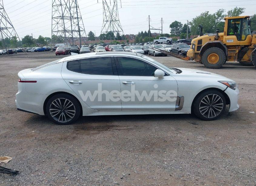 Photo 14 of 2018 Kia Stinger PREMIUM (VIN KNAE25LAXJ6015022)