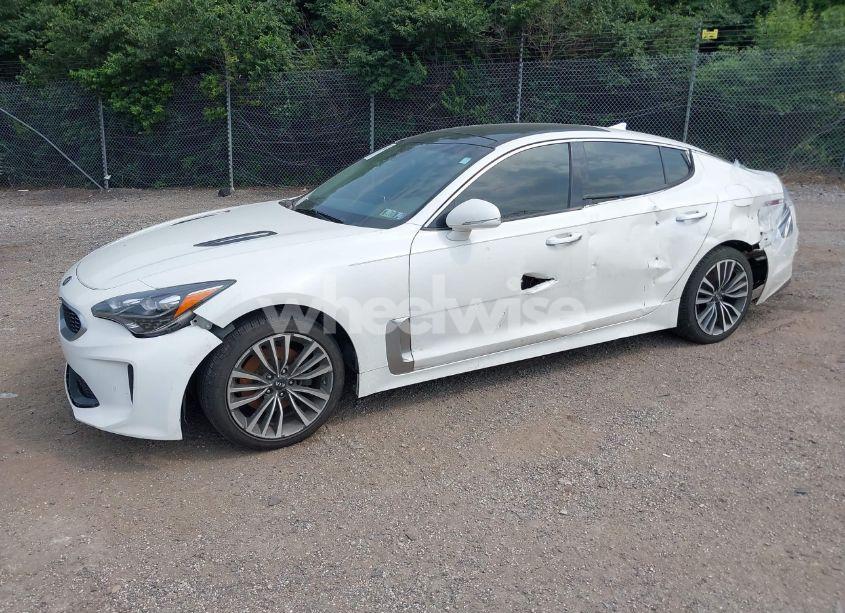 Photo 2 of 2018 Kia Stinger PREMIUM (VIN KNAE25LAXJ6015022)