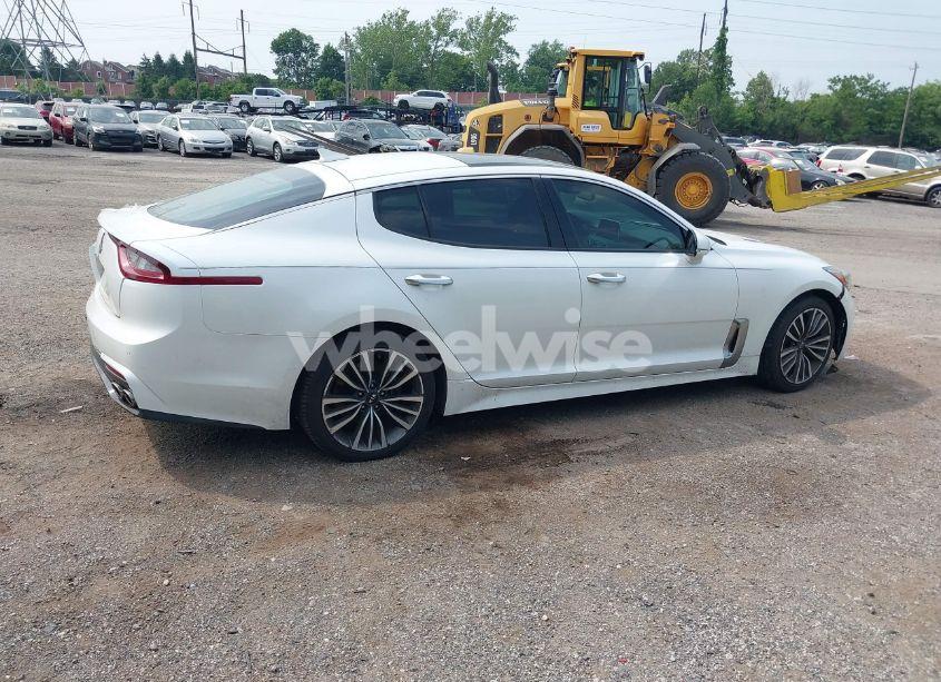 Photo 4 of 2018 Kia Stinger PREMIUM (VIN KNAE25LAXJ6015022)