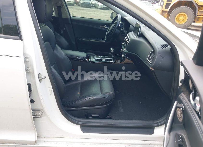 Photo 5 of 2018 Kia Stinger PREMIUM (VIN KNAE25LAXJ6015022)