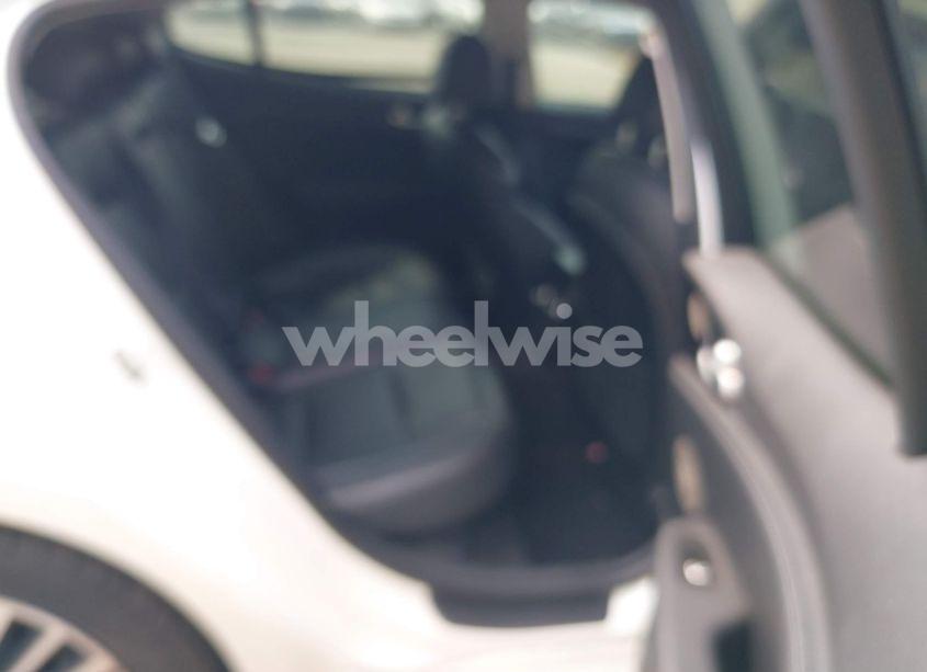 Photo 8 of 2018 Kia Stinger PREMIUM (VIN KNAE25LAXJ6015022)