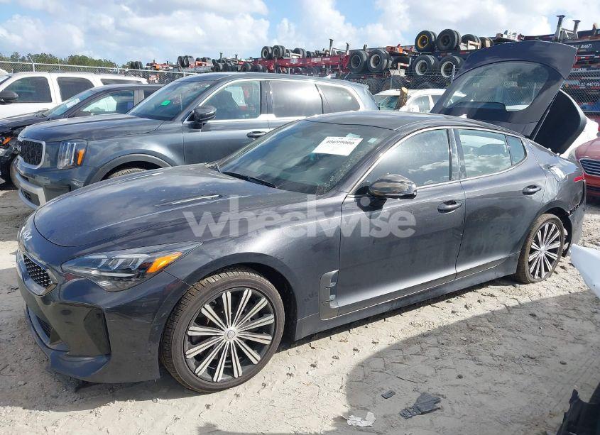 Photo 2 of 2022 Kia Stinger GT-LINE (VIN KNAE35LD0N6101226)