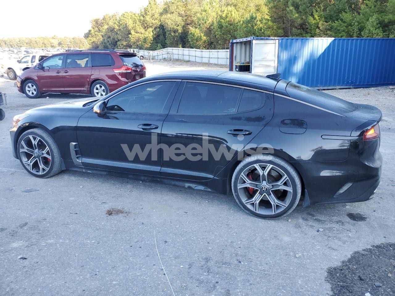 Photo 2 of 2019 KIA STINGER GT1 (VIN KNAE45LC2K6064891)