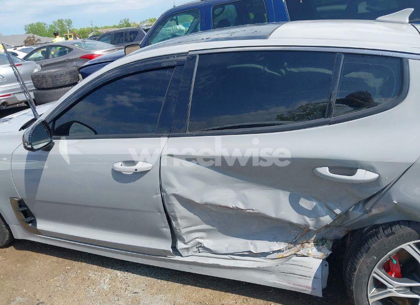 Photo 14 of 2019 Kia Stinger GT2 (VIN KNAE55LC1K6069433)