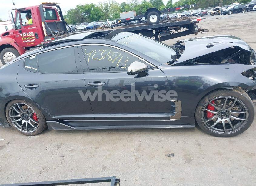 Photo 13 of 2019 Kia Stinger GT2 (VIN KNAE55LC2K6056528)