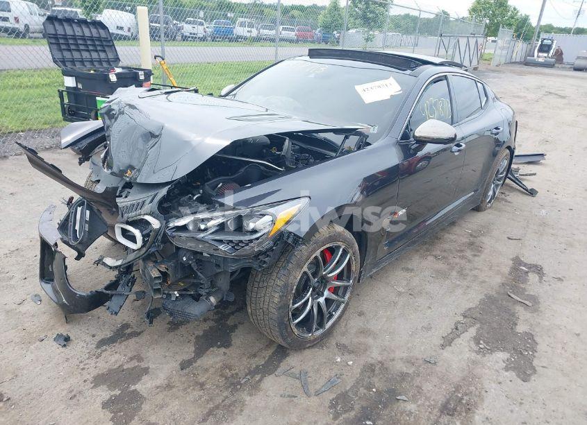 Photo 2 of 2019 Kia Stinger GT2 (VIN KNAE55LC2K6056528)