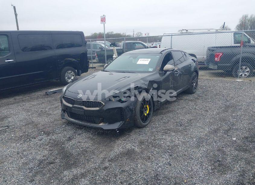 Photo 2 of 2023 Kia Stinger GT2 (VIN KNAE55LC2P6135737)