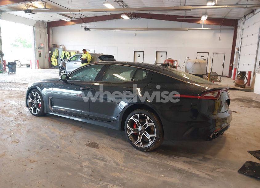 Photo 3 of 2019 Kia Stinger GT2 (VIN KNAE55LC8K6049096)