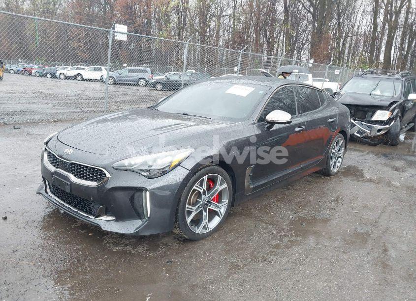 Photo 2 of 2019 Kia Stinger GT2 (VIN KNAE55LCXK6065994)