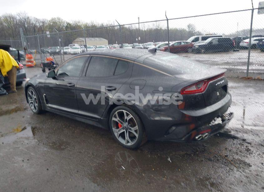 Photo 3 of 2019 Kia Stinger GT2 (VIN KNAE55LCXK6065994)