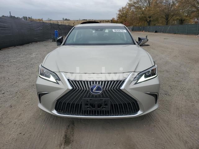 Photo 10 of 2019 LEXUS ES 300H (VIN KNAF241CMK5024329)