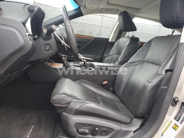 Photo 7 of 2019 LEXUS ES 300H (VIN KNAF241CMK5024329)