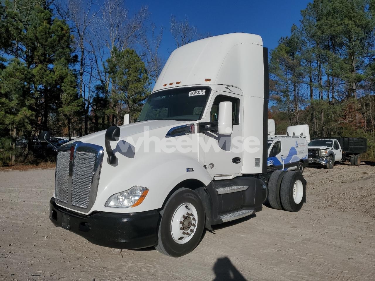 Photo 2 of 2017 KENWORTH T680 SEMI TRUCK (VIN KNAF45A70L5060470)