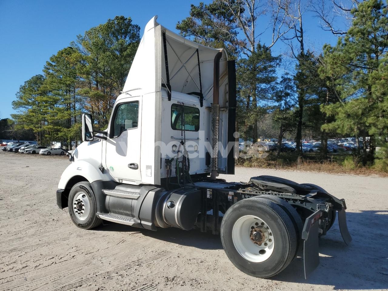 Photo 3 of 2017 KENWORTH T680 SEMI TRUCK (VIN KNAF45A70L5060470)