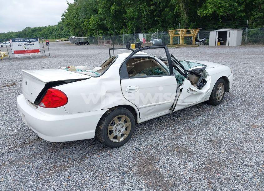 Photo 4 of 2004 Kia Spectra LS (VIN KNAFB121445314143)