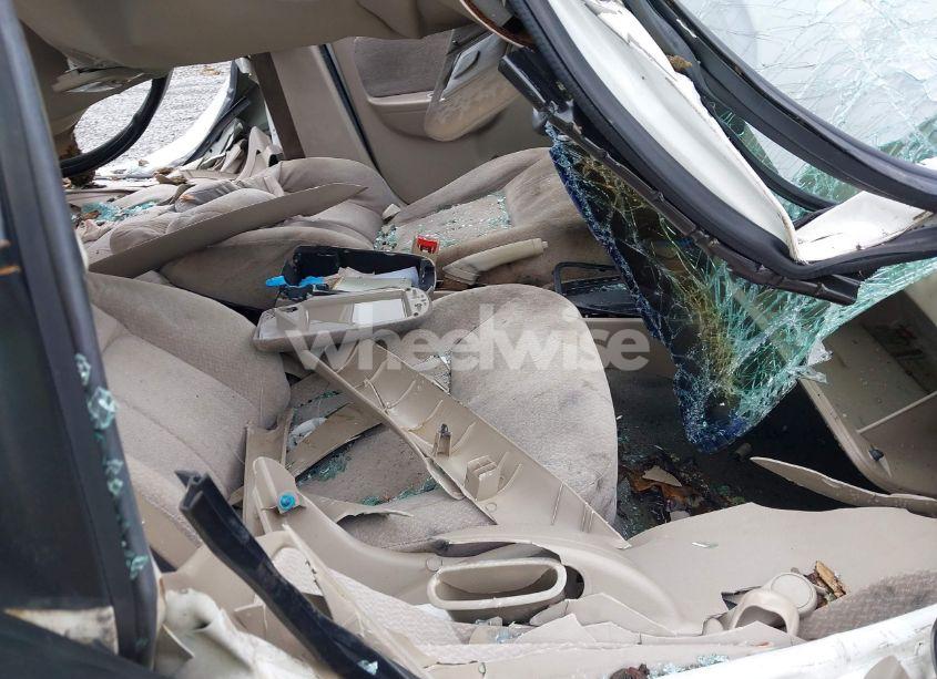 Photo 5 of 2004 Kia Spectra LS (VIN KNAFB121445314143)