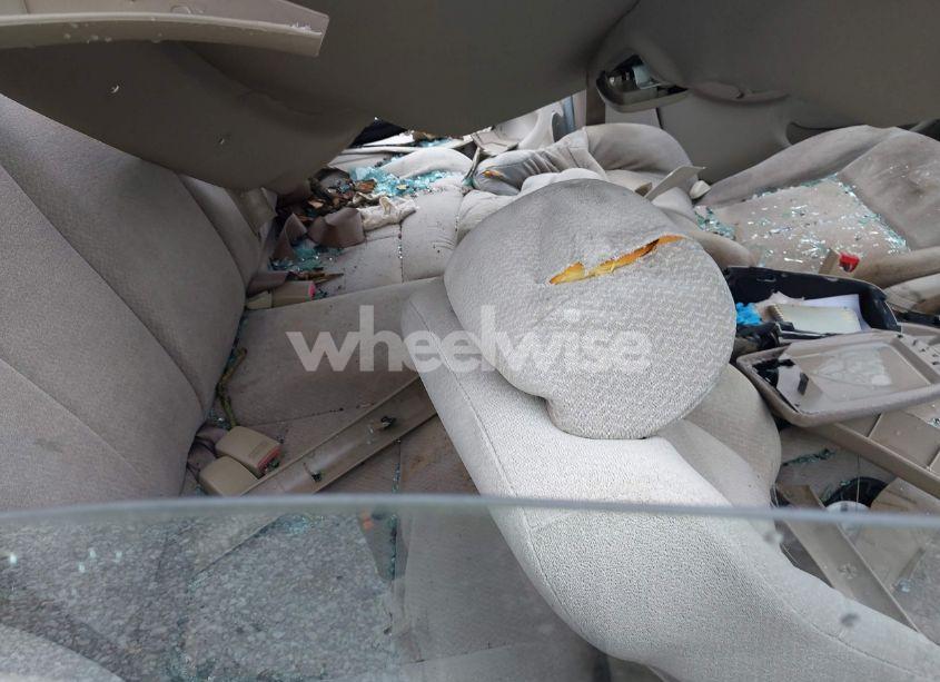 Photo 8 of 2004 Kia Spectra LS (VIN KNAFB121445314143)