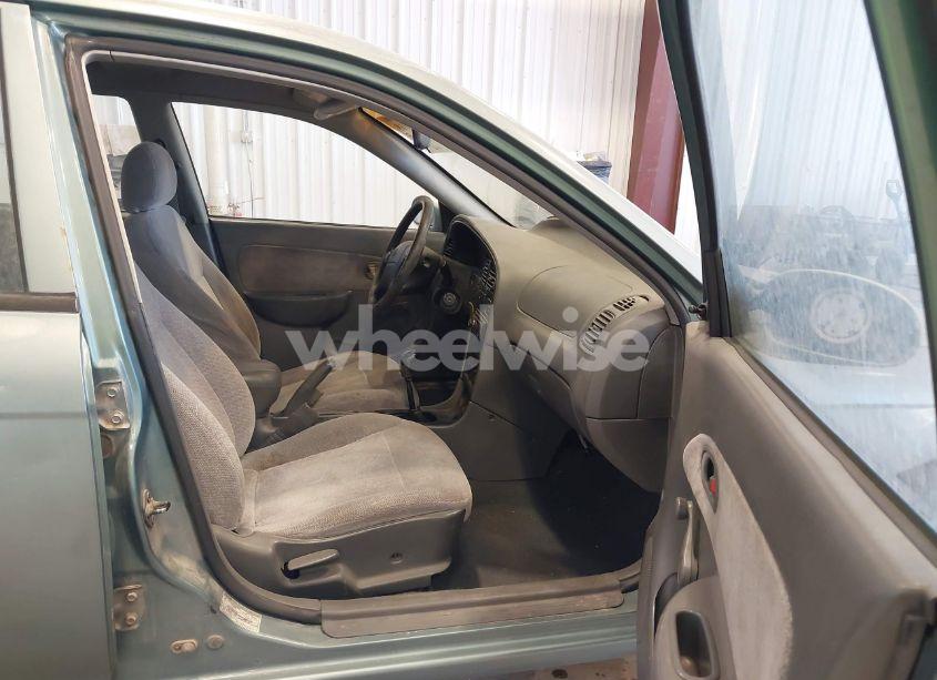 Photo 5 of 2000 Kia Sephia LS/LS W/POWER PKG (VIN KNAFB1214Y5899800)