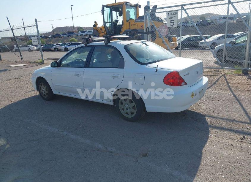 Photo 3 of 2002 Kia Spectra LS (VIN KNAFB121825132605)