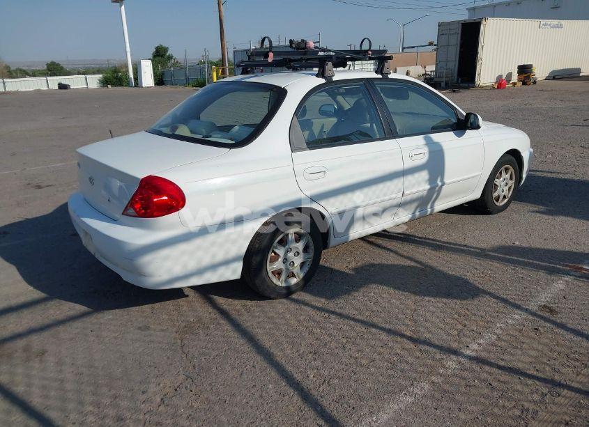 Photo 4 of 2002 Kia Spectra LS (VIN KNAFB121825132605)