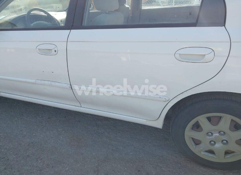 Photo 6 of 2002 Kia Spectra LS (VIN KNAFB121825132605)