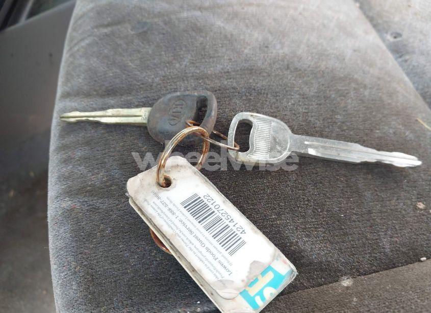 Photo 11 of 2002 Kia Spectra GS/GSX (VIN KNAFB161X25089511)