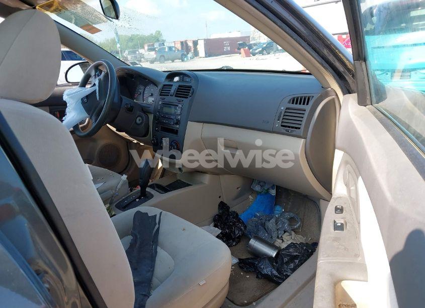 Photo 5 of 2005 Kia Spectra EX/LX/SX (VIN KNAFE121155139214)