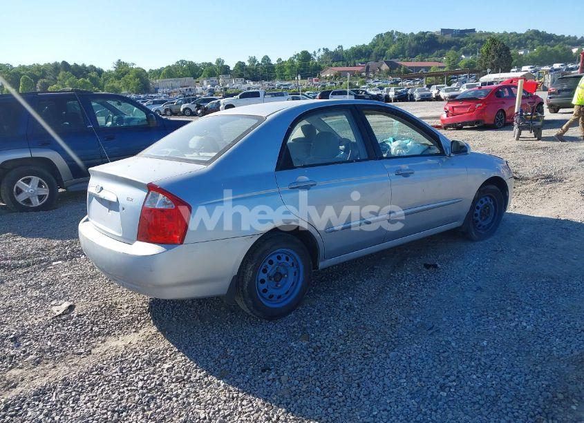 Photo 4 of 2006 Kia Spectra EX/LX/SX (VIN KNAFE121265209210)