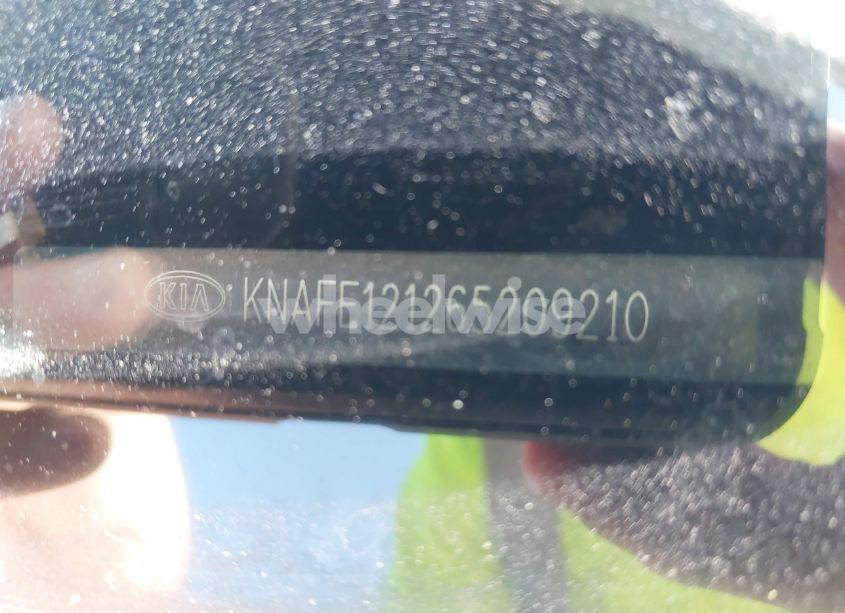 Photo 9 of 2006 Kia Spectra EX/LX/SX (VIN KNAFE121265209210)