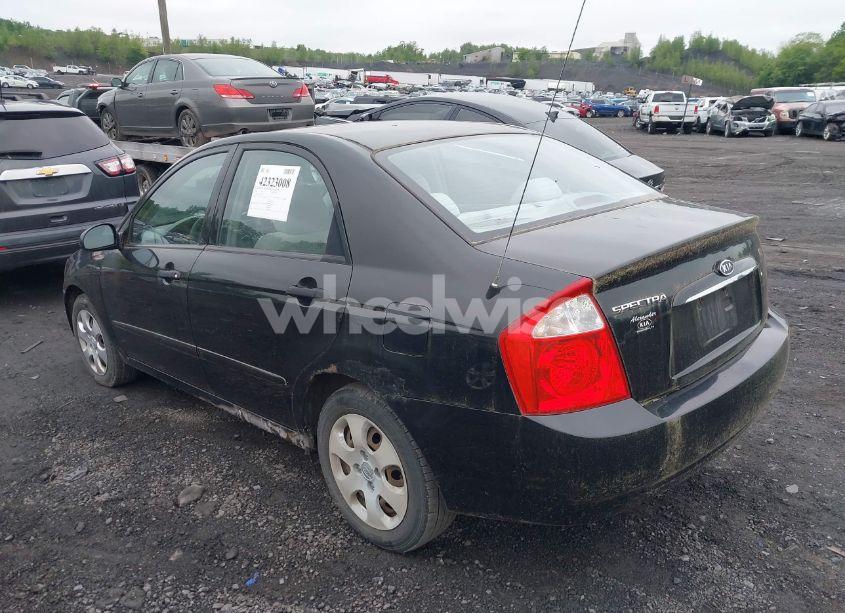 Photo 3 of 2005 Kia Spectra EX/LX/SX (VIN KNAFE121355138257)