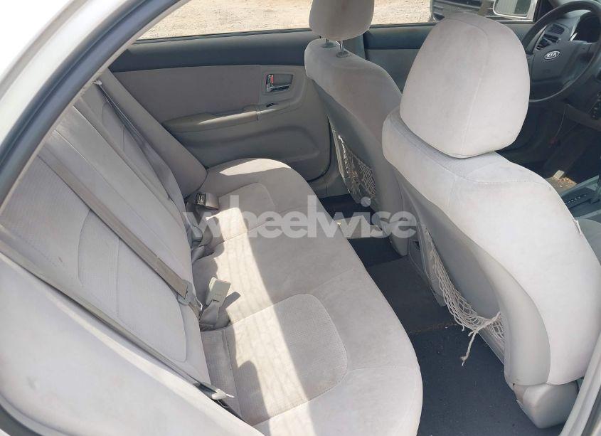 Photo 8 of 2007 Kia Spectra EX (VIN KNAFE121375459055)