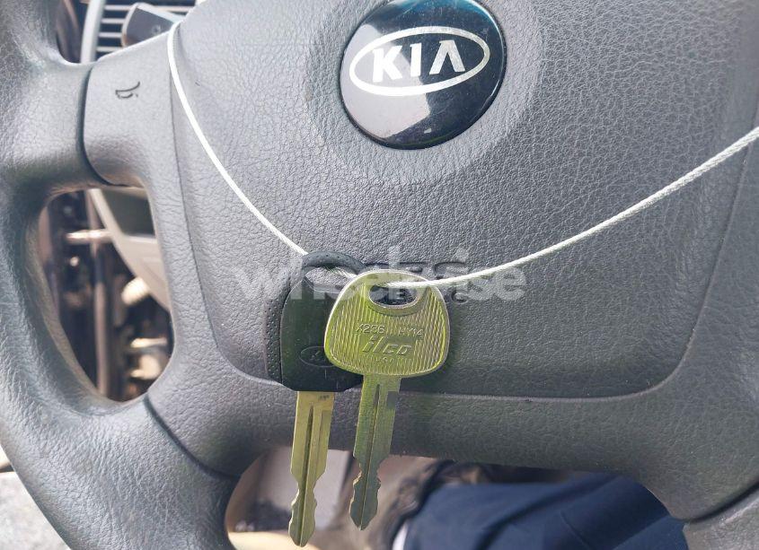 Photo 11 of 2005 Kia Spectra EX/LX/SX (VIN KNAFE121555134565)