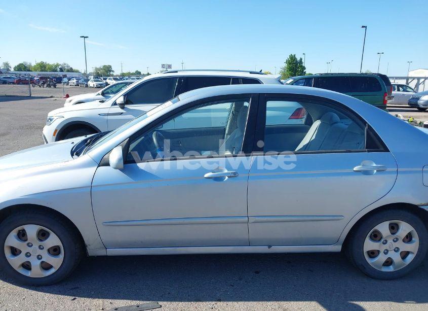 Photo 6 of 2008 Kia Spectra EX (VIN KNAFE121885525858)