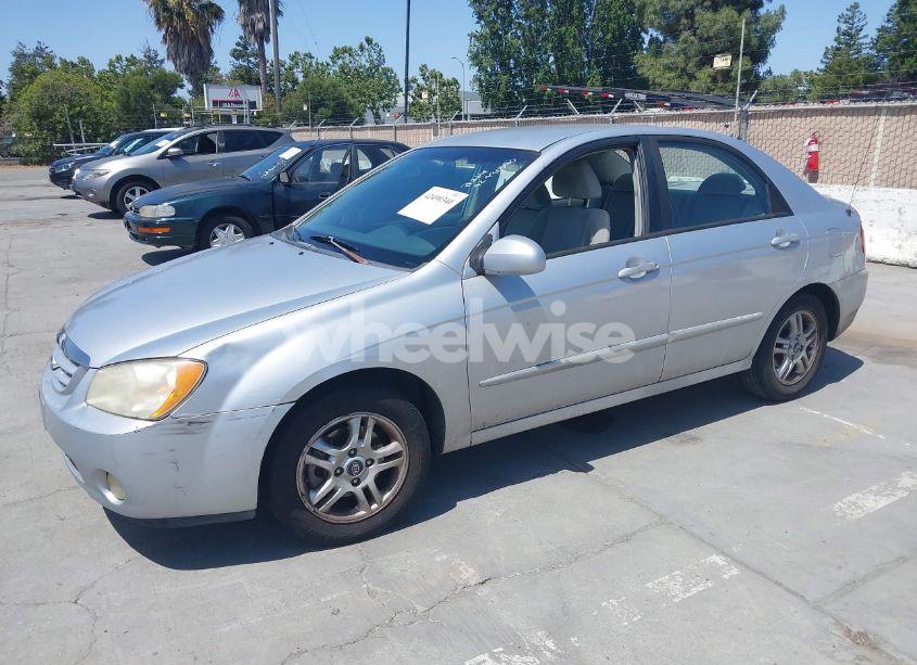 Photo 2 of 2004 Kia Spectra EX/LX (VIN KNAFE122145036611)