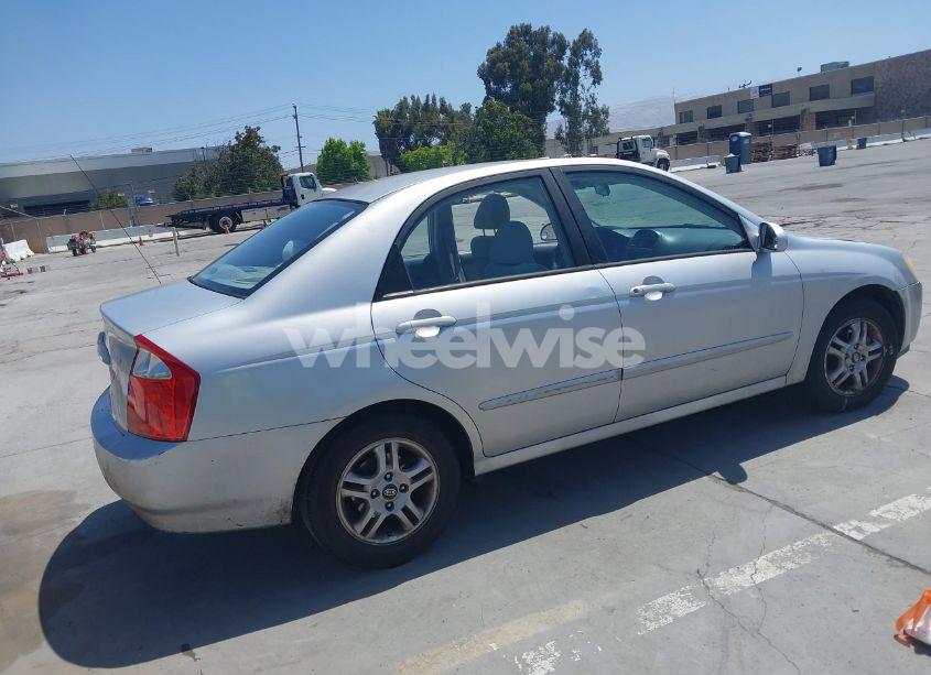 Photo 4 of 2004 Kia Spectra EX/LX (VIN KNAFE122145036611)