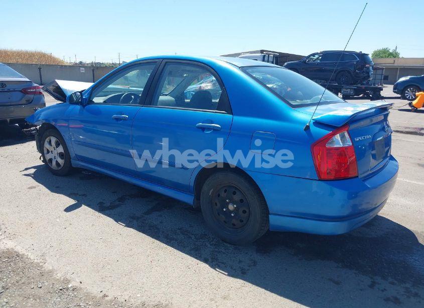 Photo 3 of 2005 Kia Spectra EX/LX/SX (VIN KNAFE122555192572)