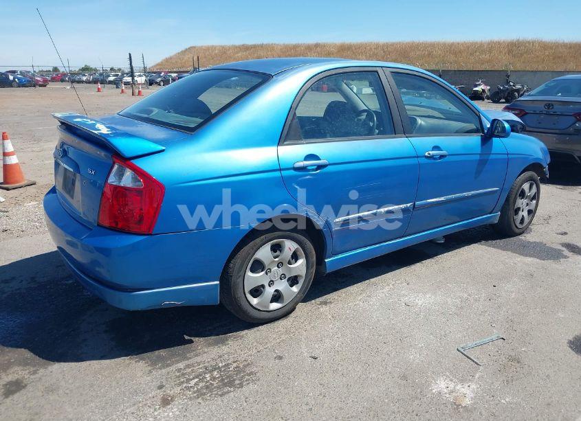 Photo 4 of 2005 Kia Spectra EX/LX/SX (VIN KNAFE122555192572)