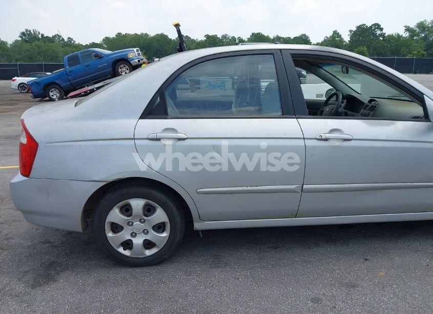Photo 13 of 2006 Kia Spectra EX/LX/SX (VIN KNAFE122565327356)