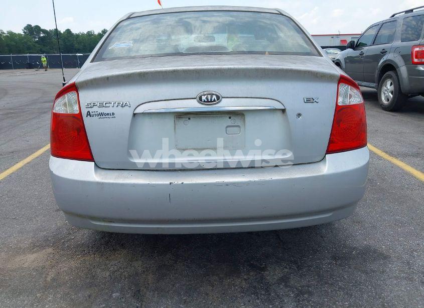 Photo 14 of 2006 Kia Spectra EX/LX/SX (VIN KNAFE122565327356)