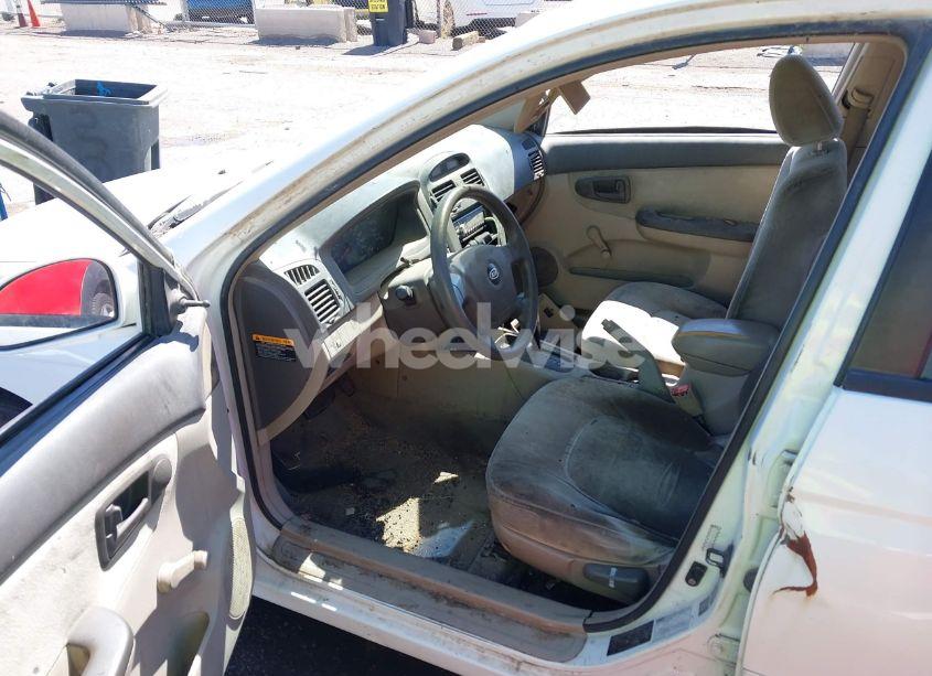 Photo 5 of 2005 Kia Spectra EX/LX/SX (VIN KNAFE122955121133)