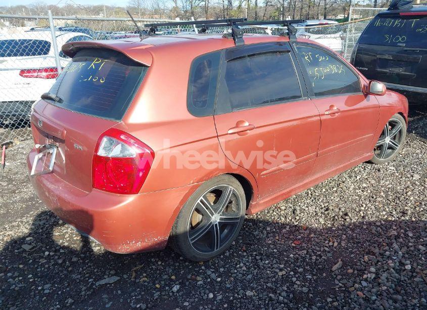 Photo 4 of 2007 Kia Spectra5 SX (VIN KNAFE161175000567)