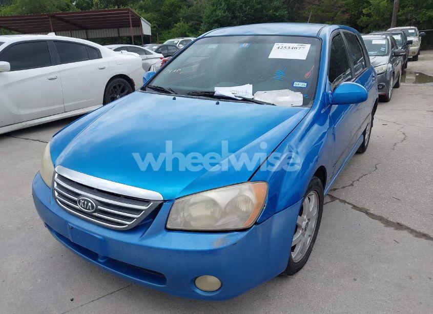 Photo 2 of 2005 Kia Spectra5 (VIN KNAFE161355144800)